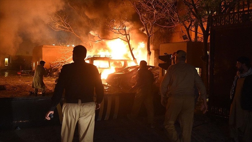 Pakistan'da işçileri taşıyan otobüste patlama: 10 ölü, 39 yaralı 